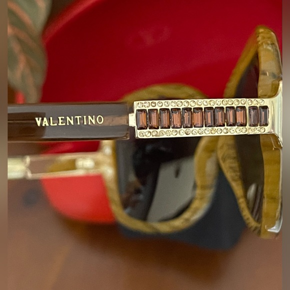Valentino Tortoise Shell Color, Swarovski Crystals, Oversized Sunglasses - Picture 8 of 15